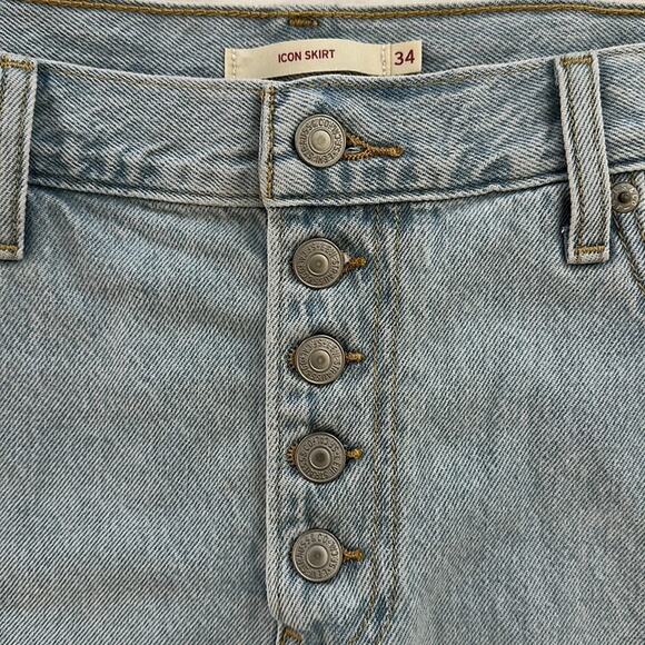 Levi's Cotton Twisted Icon Mini Button-Fly Denim Skirt Light Wash NEW Size 34 - Picture 6 of 13